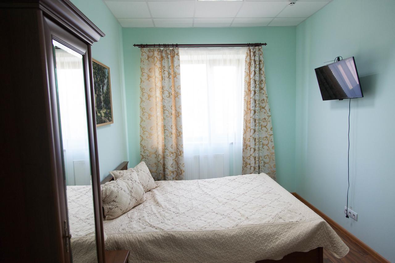 Alekselena Hotel Malekhuv Ngoại thất bức ảnh