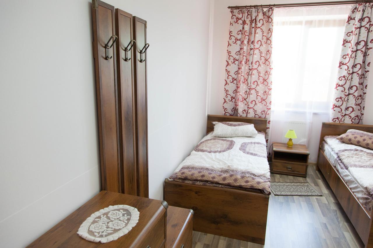 Alekselena Hotel Malekhuv Ngoại thất bức ảnh