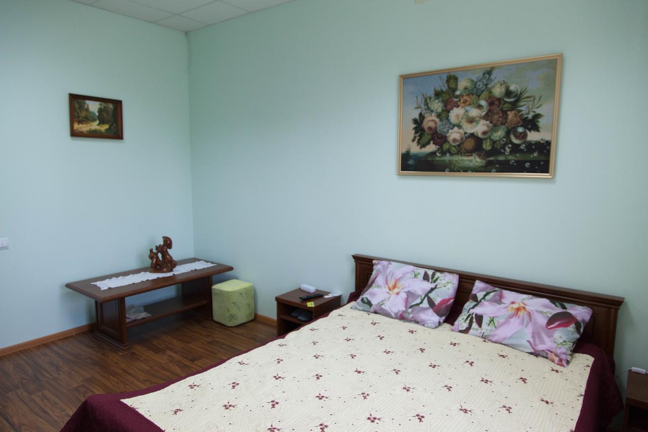 Alekselena Hotel Malekhuv Ngoại thất bức ảnh