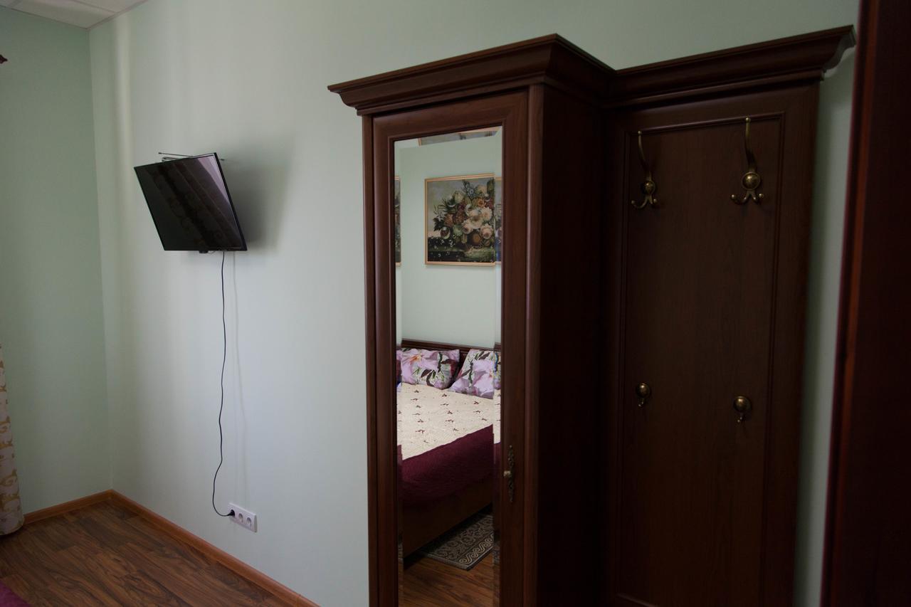 Alekselena Hotel Malekhuv Ngoại thất bức ảnh