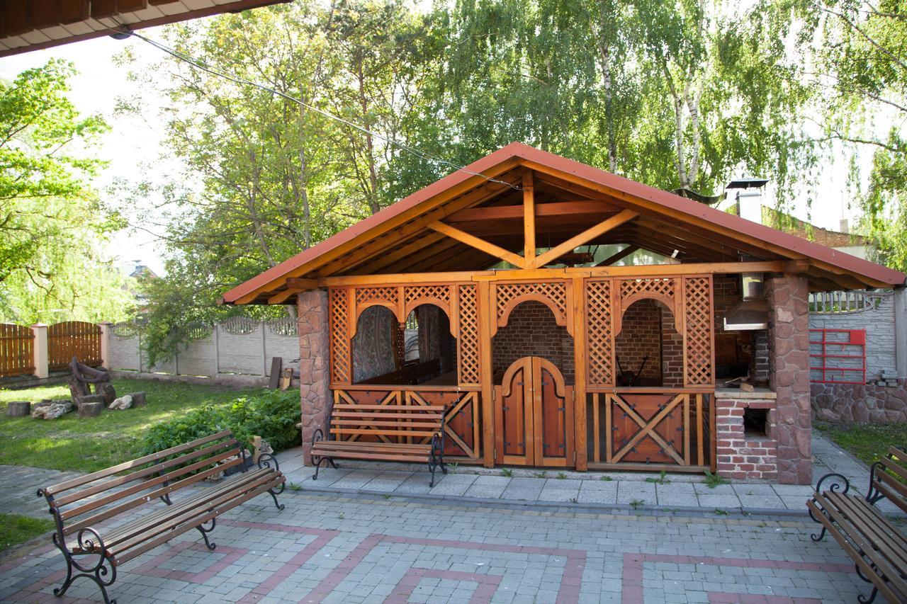 Alekselena Hotel Malekhuv Ngoại thất bức ảnh