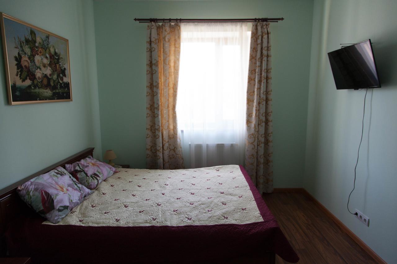 Alekselena Hotel Malekhuv Ngoại thất bức ảnh