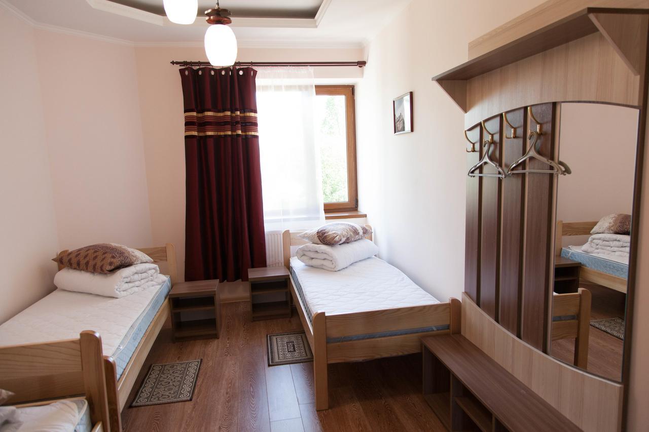 Alekselena Hotel Malekhuv Ngoại thất bức ảnh