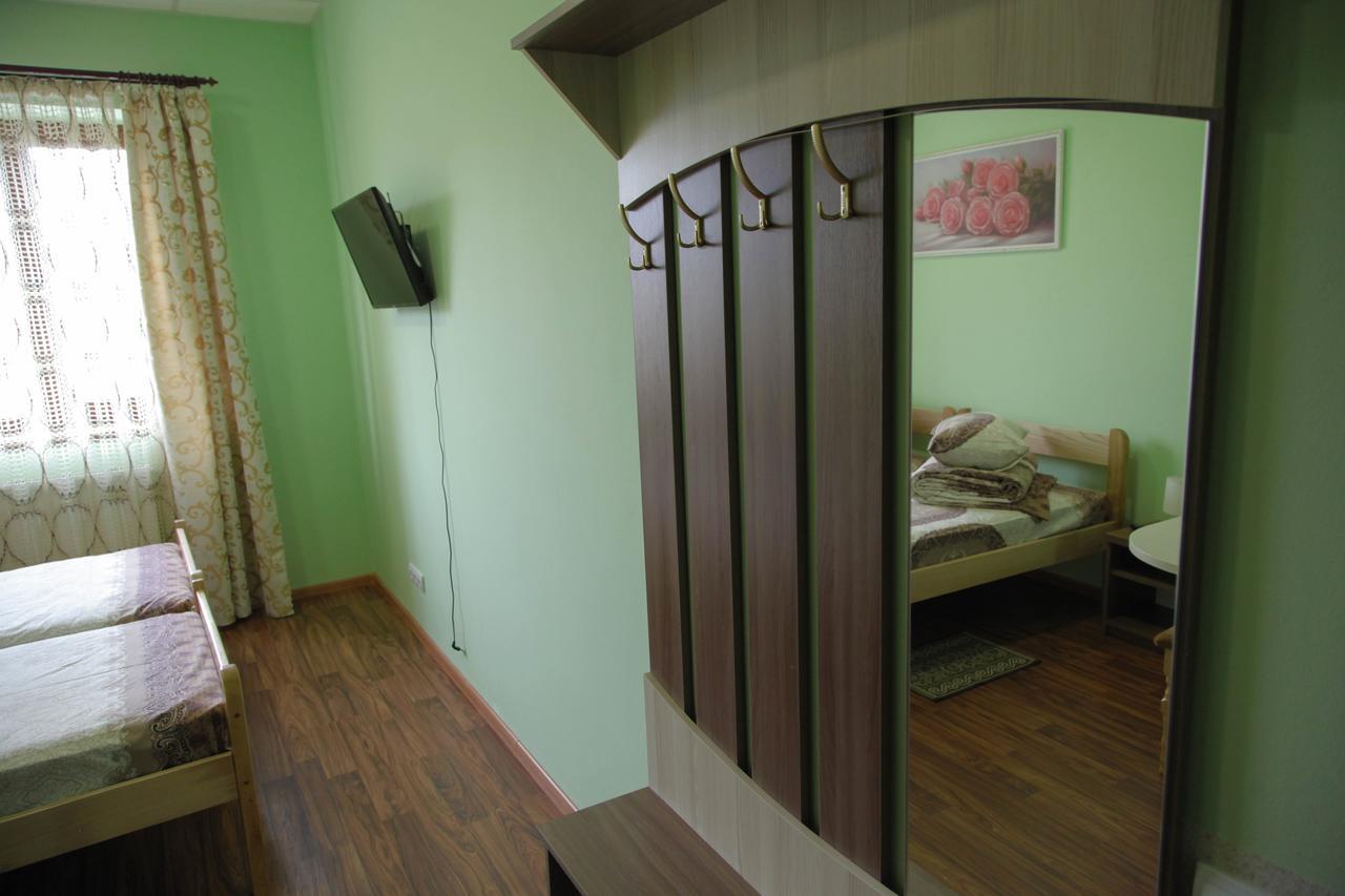 Alekselena Hotel Malekhuv Ngoại thất bức ảnh