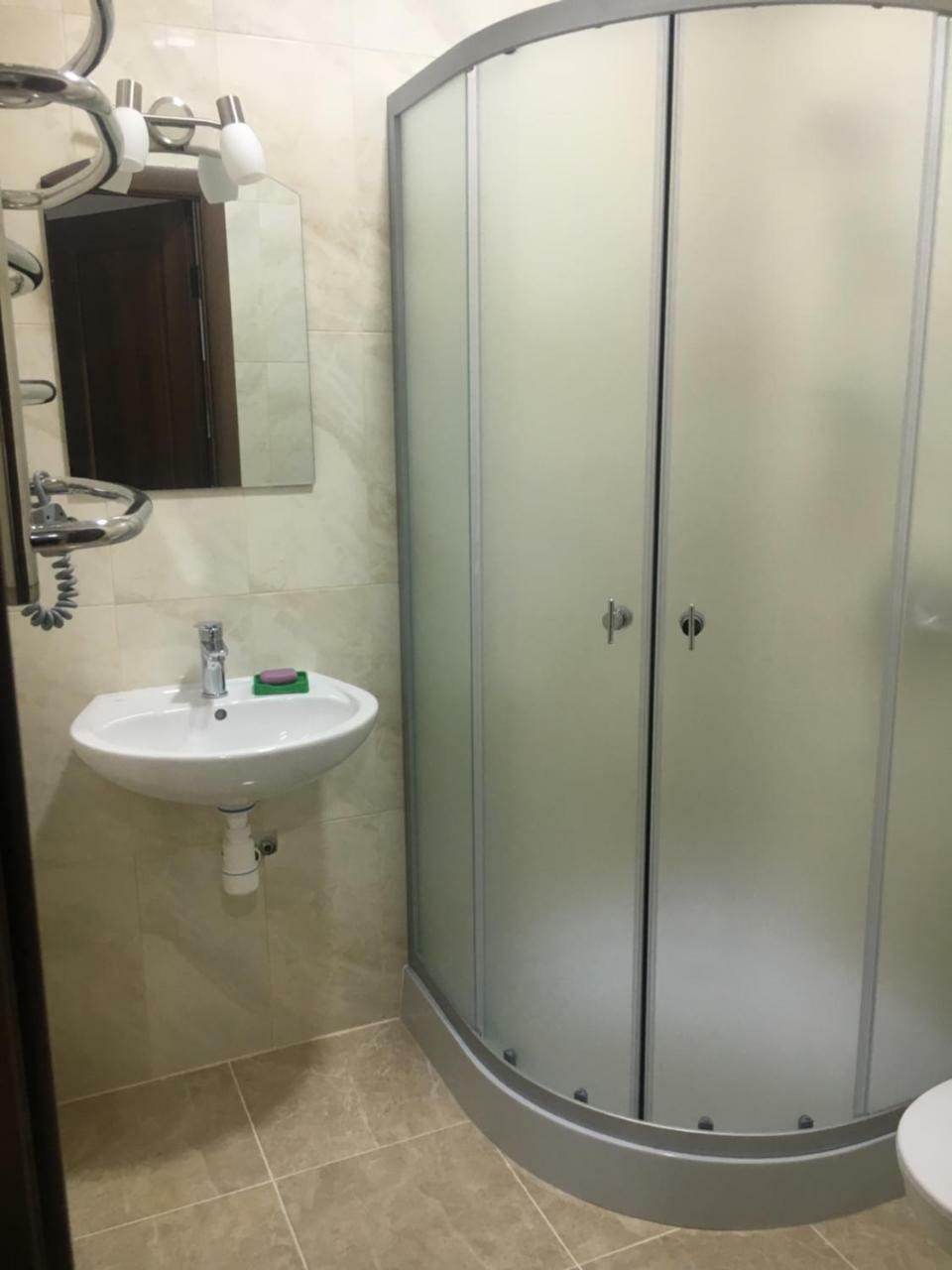 Alekselena Hotel Malekhuv Ngoại thất bức ảnh