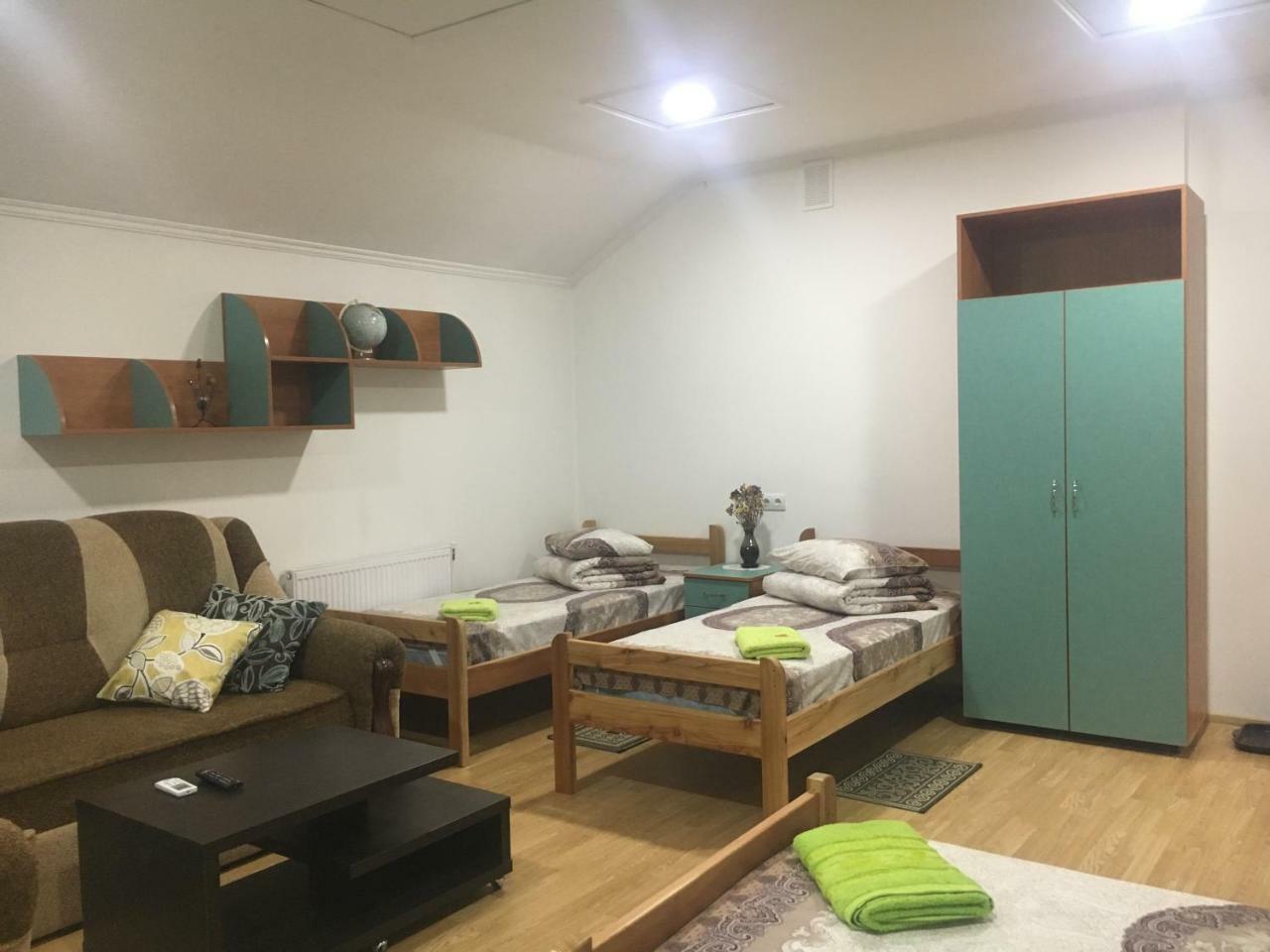 Alekselena Hotel Malekhuv Ngoại thất bức ảnh